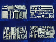 Load image into Gallery viewer, ARKMODEL 1/32 Perkasa Unassembled Plastic Model Kit RC Ship Boat Scale Model Vosper Fast Patrol Warship High-Speed Boats