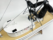 Charger l'image dans la galerie, 1/20 Jenny Ship Model KIt No.7576